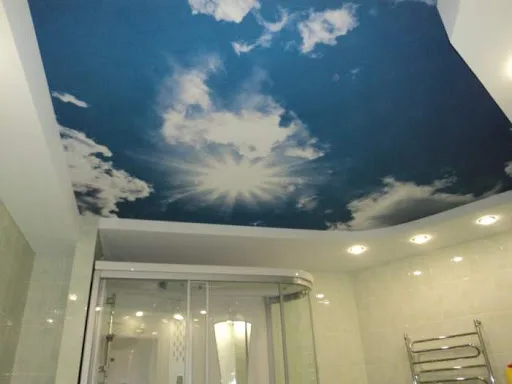 Парящие натяжные потолки с фотопечатью
